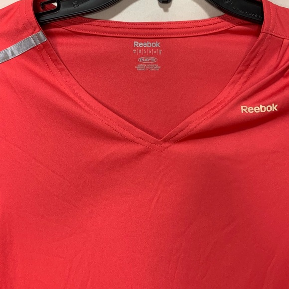 REEBOK Slim Fit UV Protective V-Neck Workout Top NWT - Size M - Picture 2 of 9